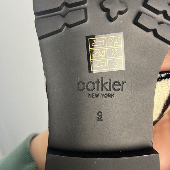 Botkier Maje calf hair zebra print new flat banded toe loop slides size 9 - Picture 5 of 9